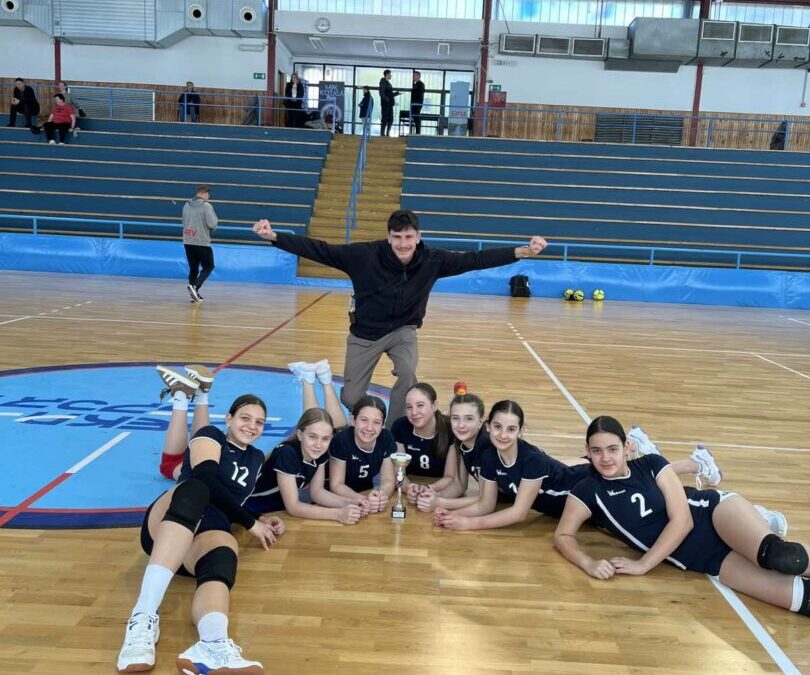 Odbojkašice naše škole 3. u Gradu