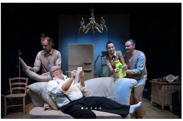 UČENICI 2. A I 2. B RAZREDA NA PREDSTAVI MIŠEVI  I  MAČKE NAGLAVAČKE